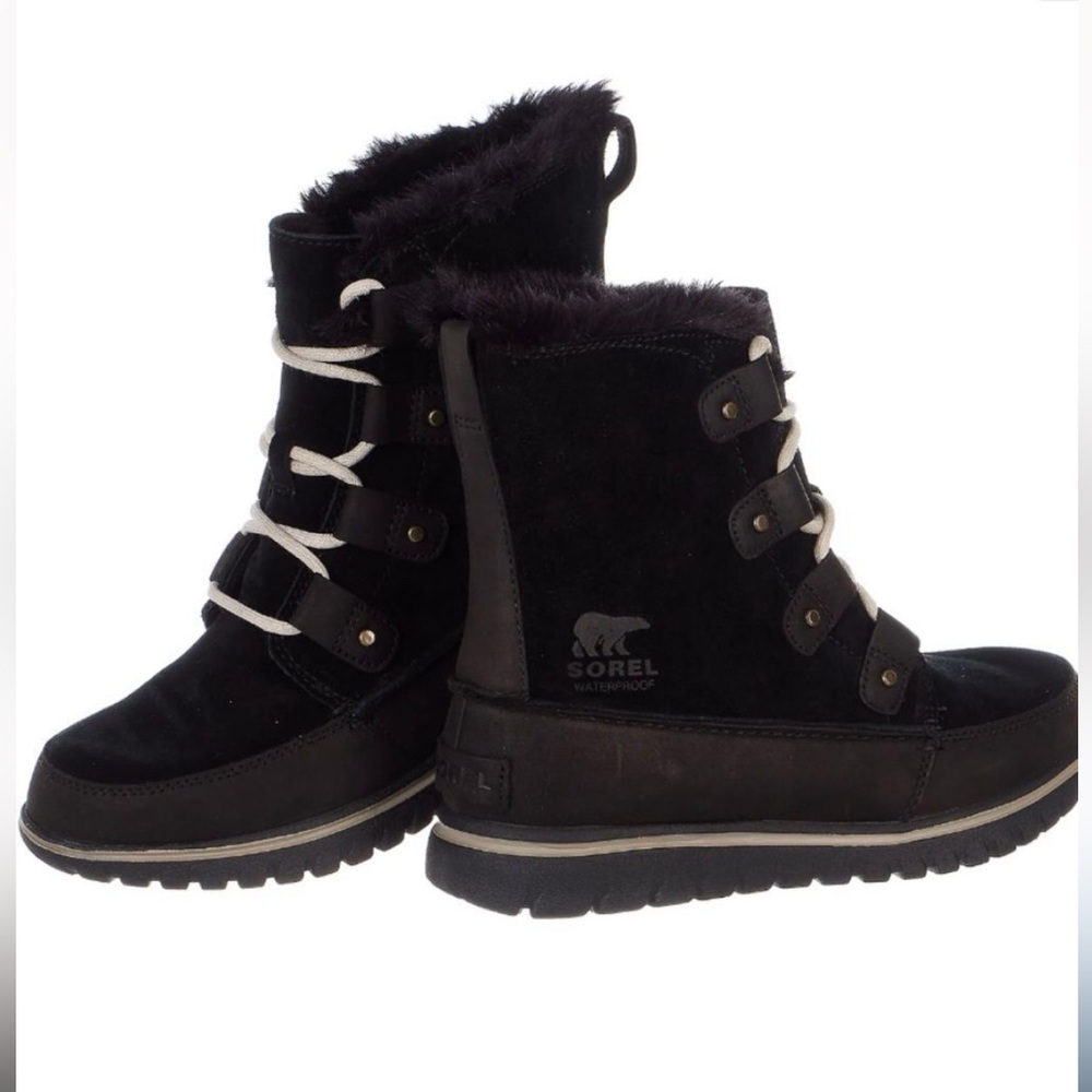 Sorel cozy Joan waterproof boots size 6